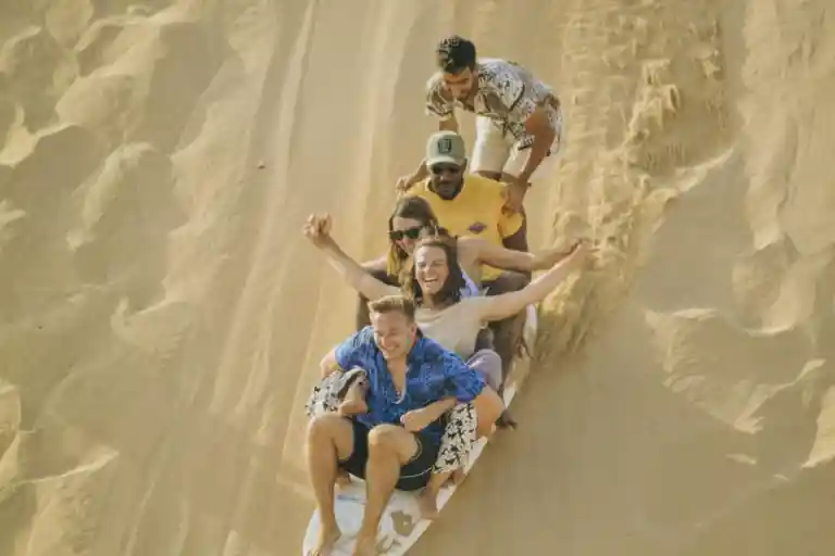 Students exploring Morocco on a 7 days student tour