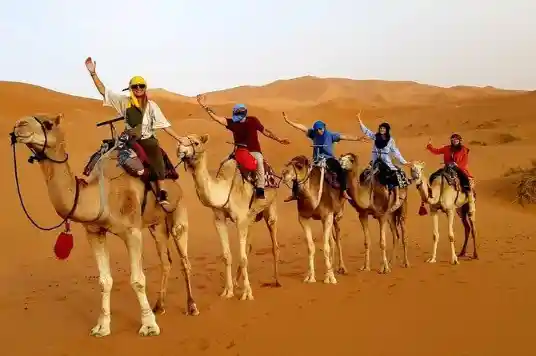 Students exploring Morocco on a 7 days student tour